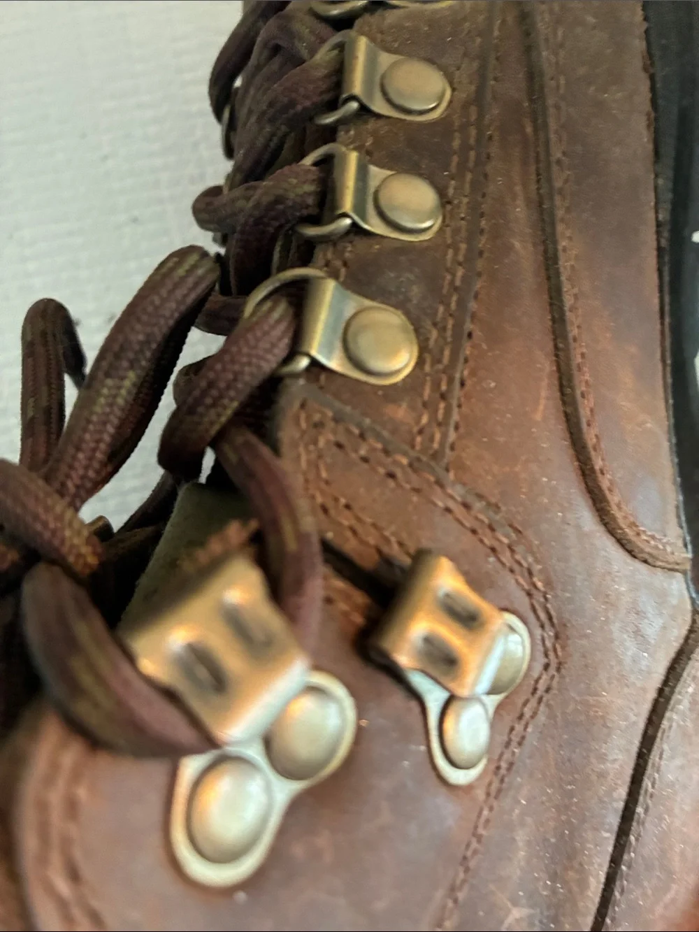 Brown Big Boys  Hiking Boots - Rugged Outdoor Trail Shoes